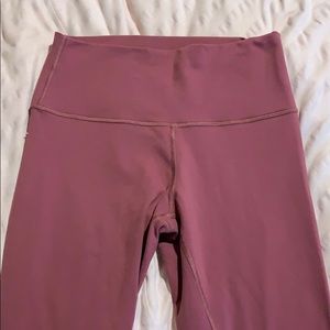25” high rise Lululemon Wunder Under leggings